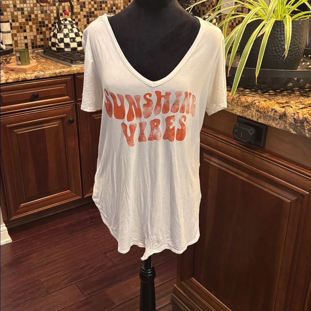 White Graphic Tee with 'Sunshine Vibes' Print. Boutique find